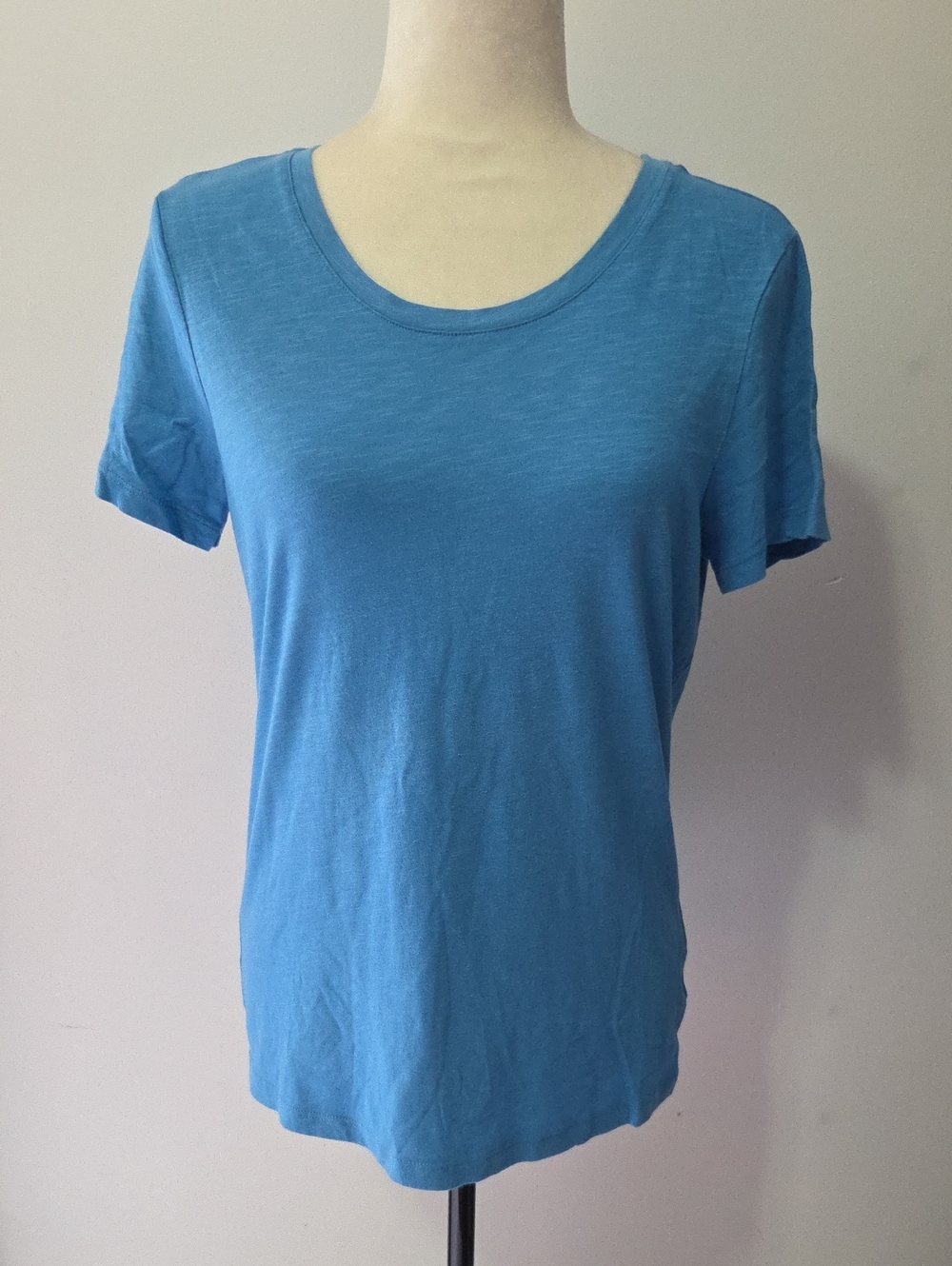Eddie Bauer Scoop Neck Short Sleeve Tee
